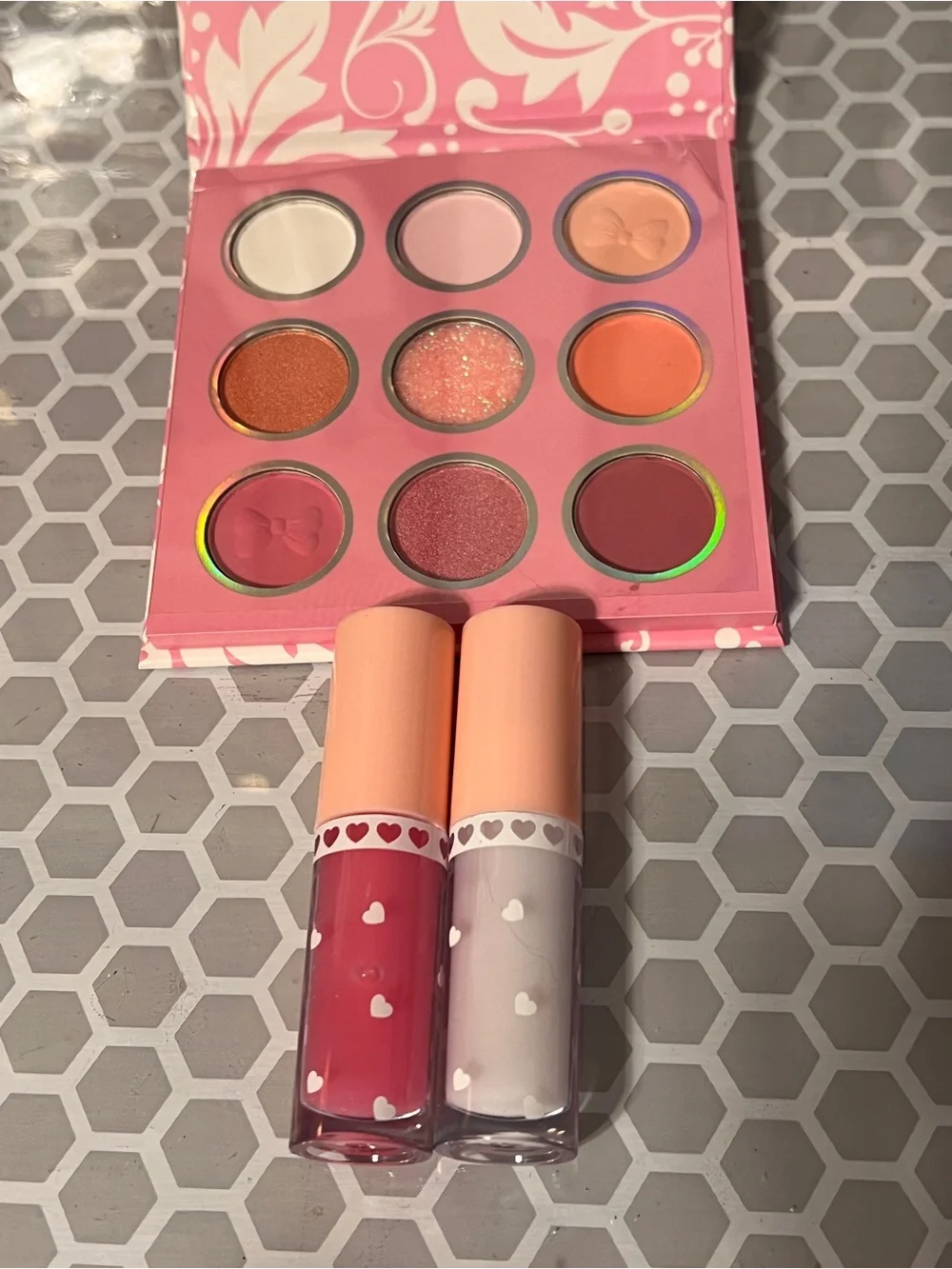 Medecoo 9-Color Eyeshadow Palette with pink and clear lip gloss bundle